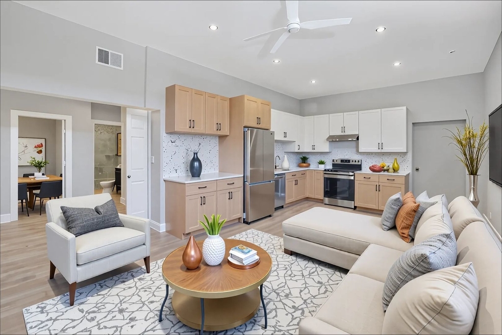 6240 W Belmont Avenue - Photo 1