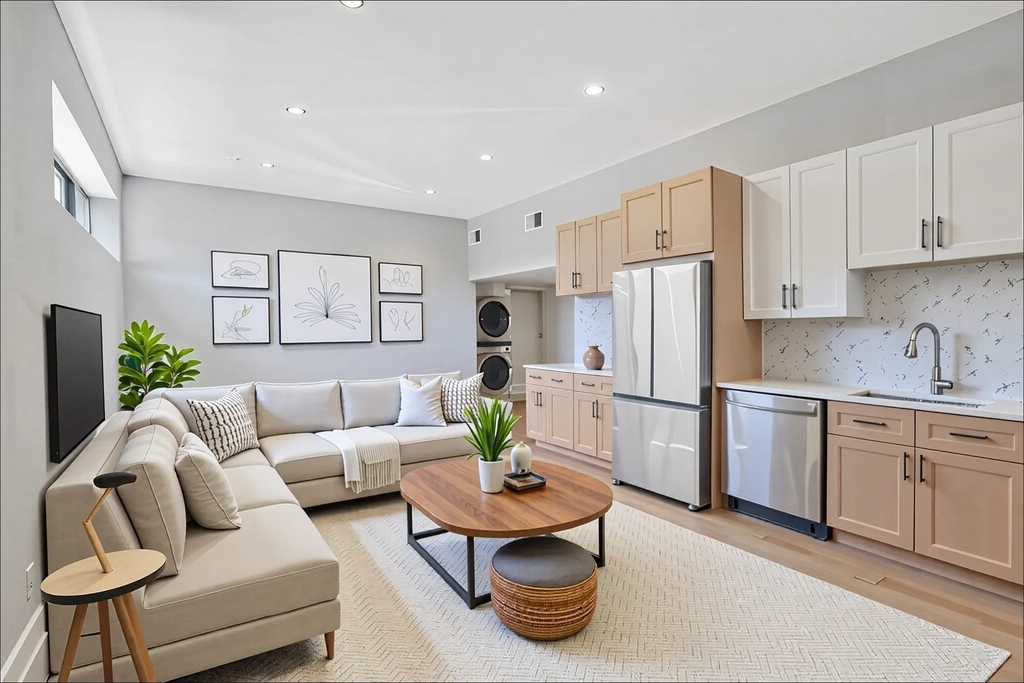6240 W Belmont Avenue - Photo 2