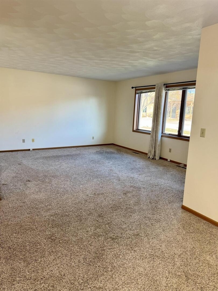 2500 Grant Street - Photo 3