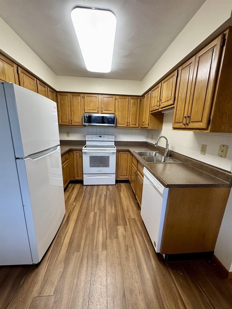 2500 Grant Street - Photo 3