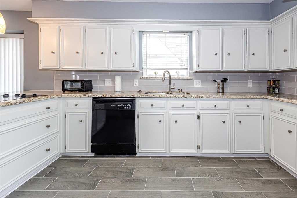 1807 Saddlecreek Drive - Photo 18