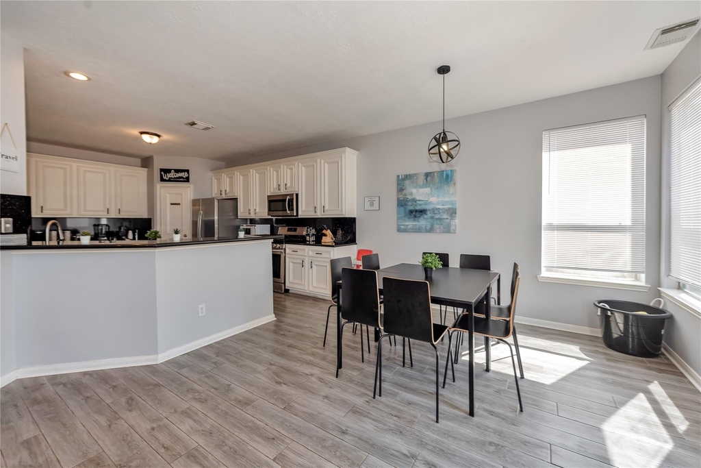 10815 Oak Bayou Lane - Photo 8