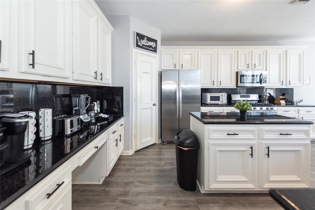 10815 Oak Bayou Lane - Photo 4