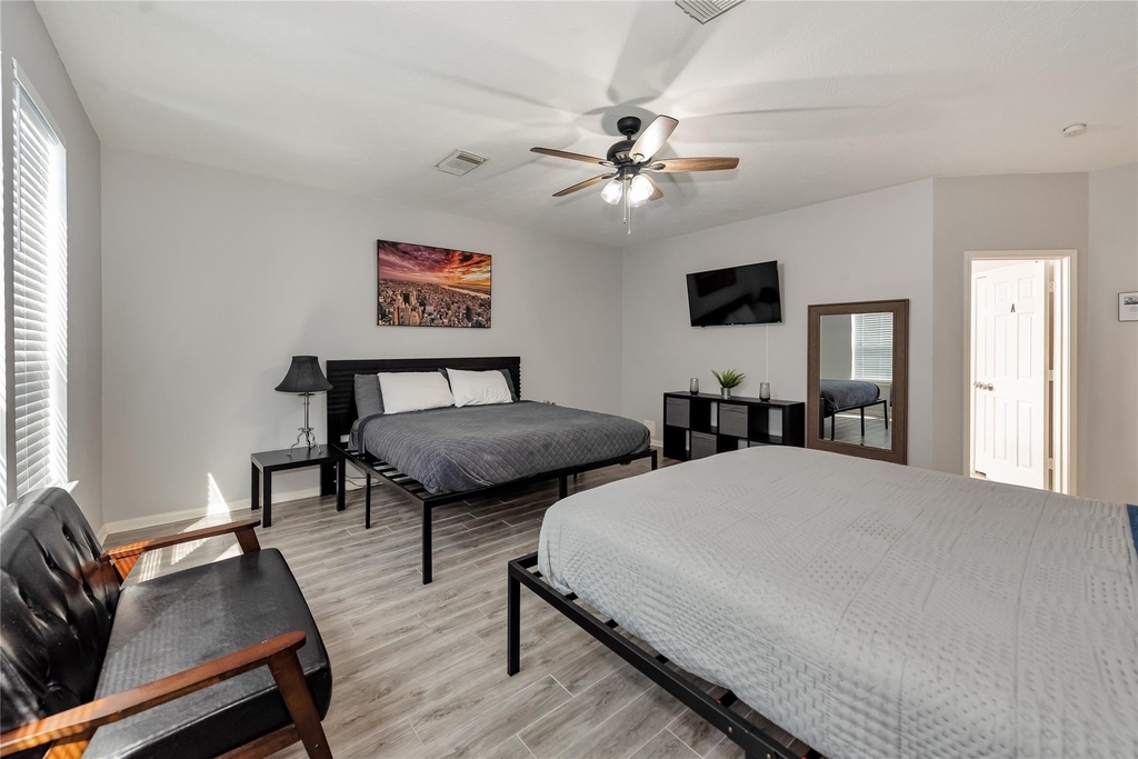 10815 Oak Bayou Lane - Photo 13