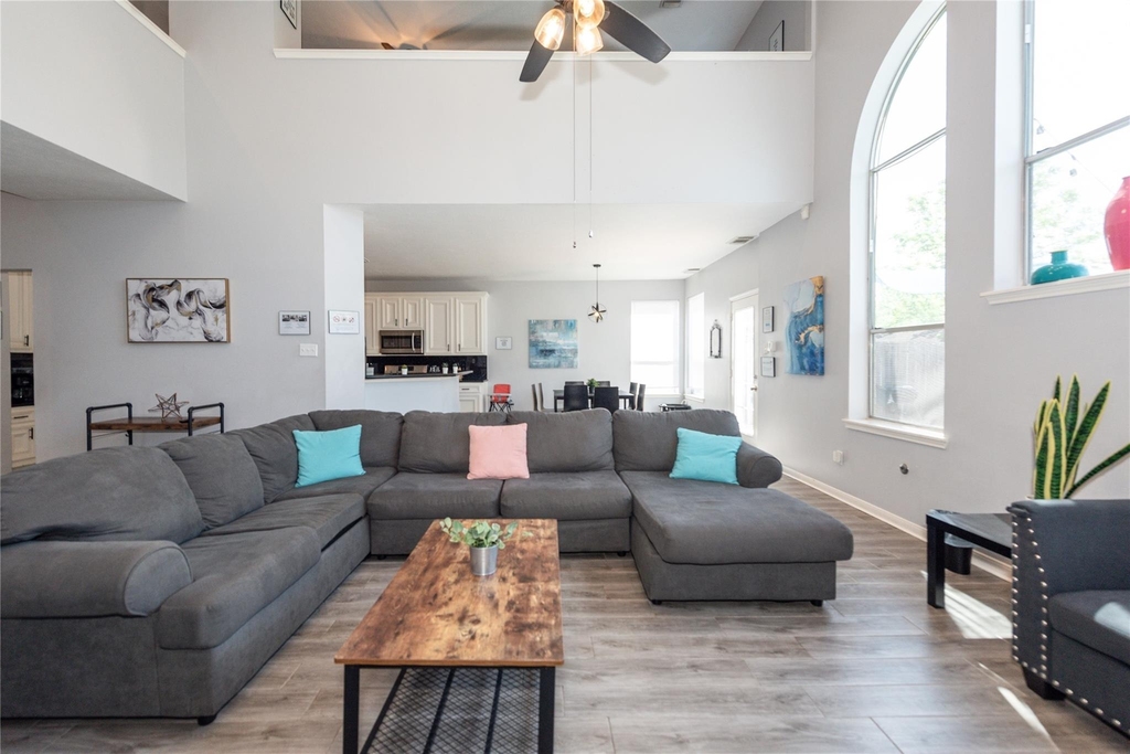 10815 Oak Bayou Lane - Photo 3