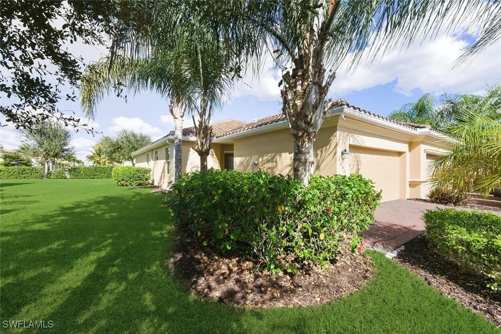 2080 Wellington Street - Photo 0