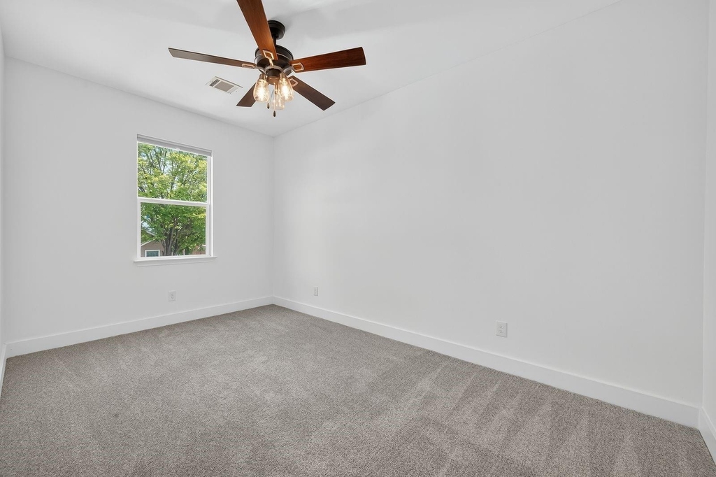 714 Zoe Street - Photo 28
