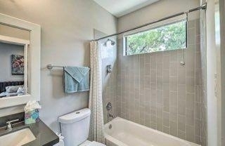 2403 Everett Street - Photo 4