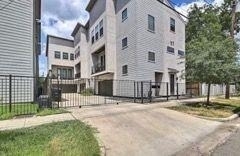 2403 Everett Street - Photo 0