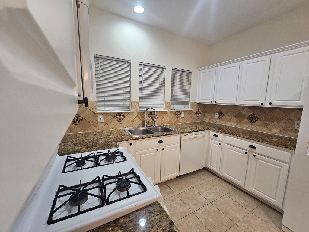 35 S Avonlea Circle - Photo 10