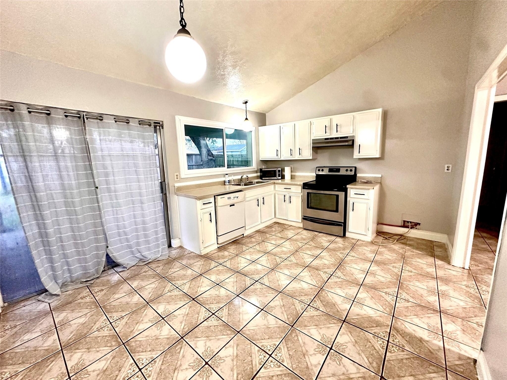 7754 Bunker Wood Lane - Photo 3