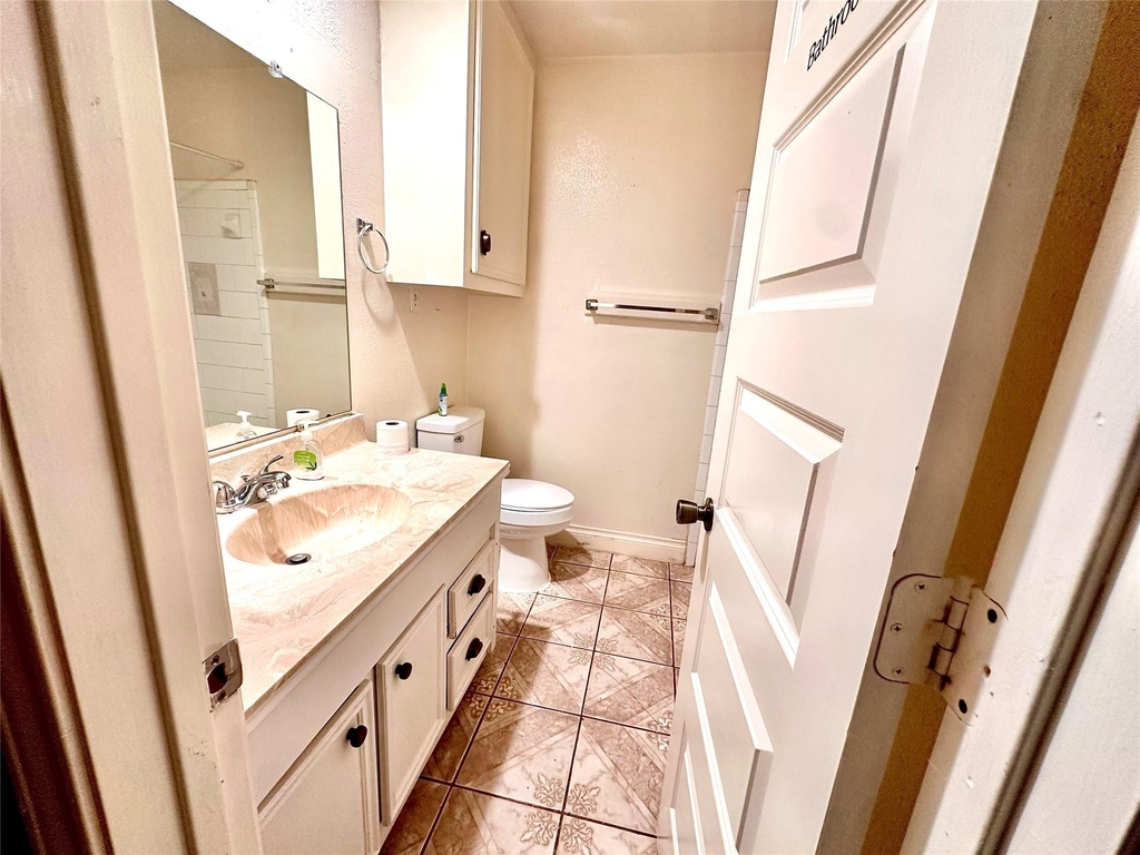 7754 Bunker Wood Lane - Photo 8