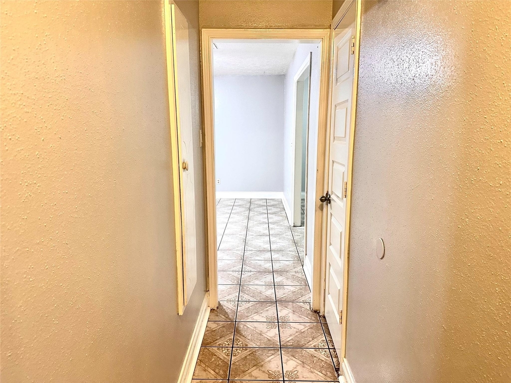 7754 Bunker Wood Lane - Photo 4