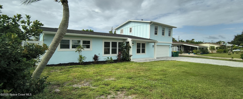 216 Ne 3rd Street - Photo 0