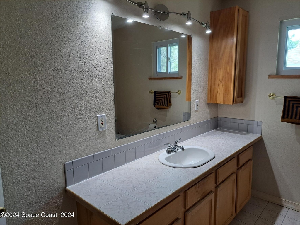 1417 Powell Avenue - Photo 7