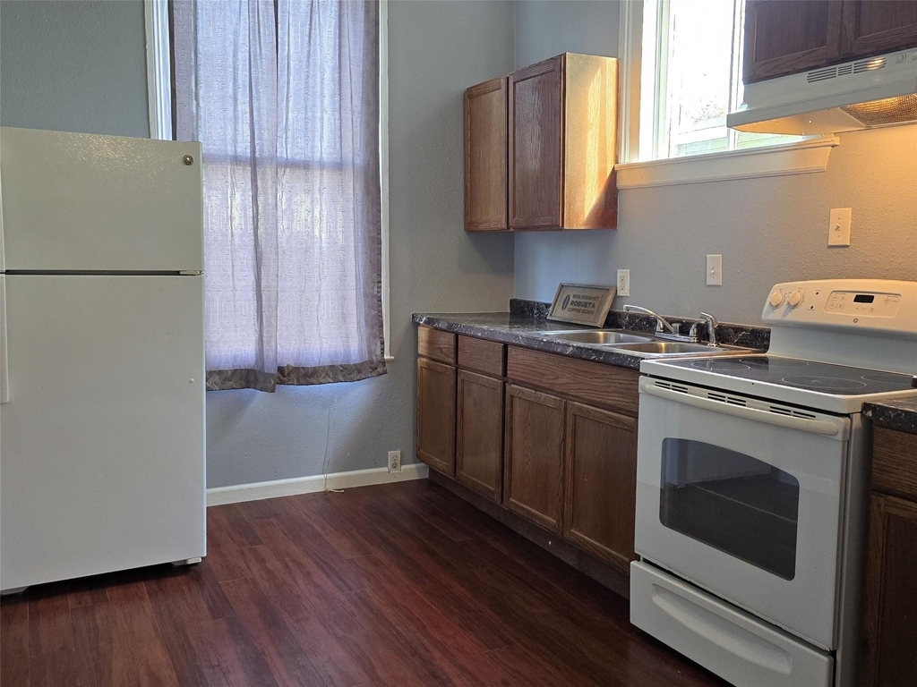 1614 Market Street - Photo 5