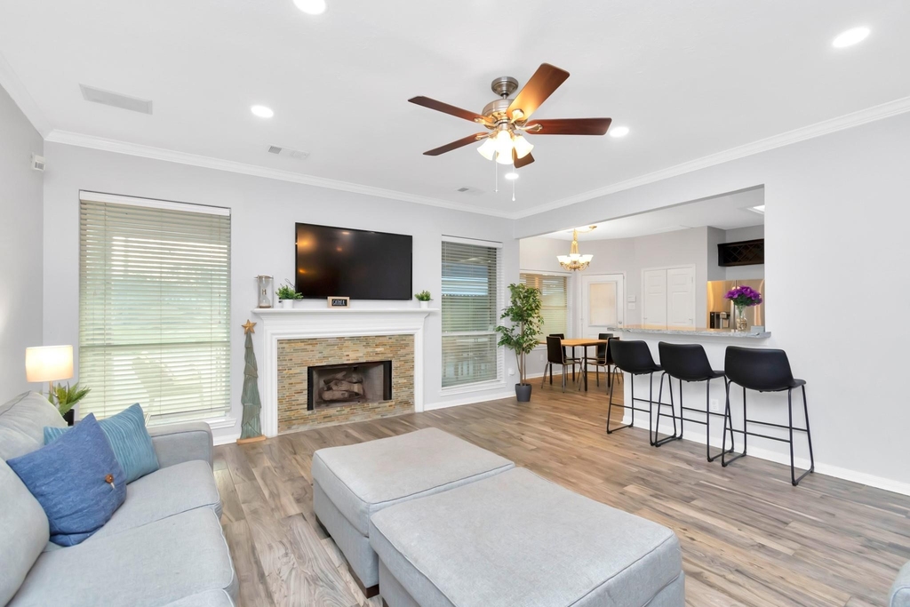 10007 Hickory Trail Lane - Photo 2