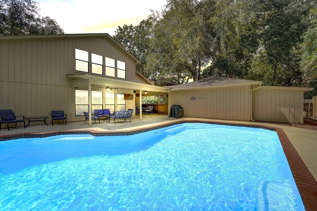 8111 Pine Green Lane - Photo 4