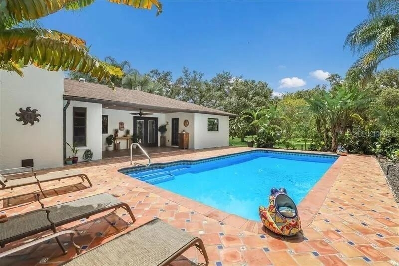 2077 Racimo Drive - Photo 3