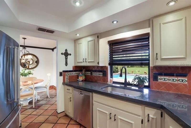 2077 Racimo Drive - Photo 9