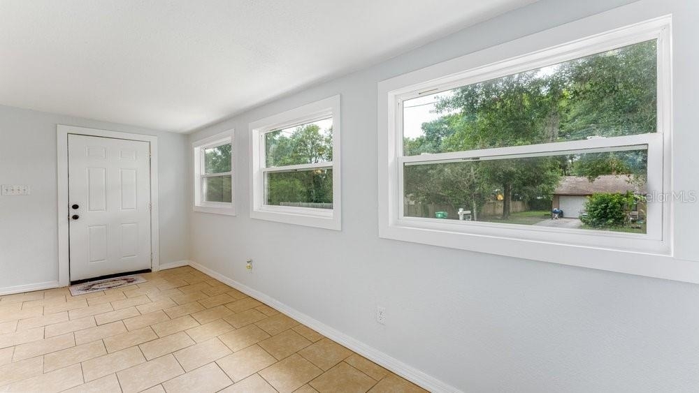 912 E Carolina Ave - Photo 3
