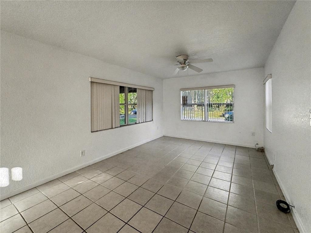 612 Kensington Street - Photo 2
