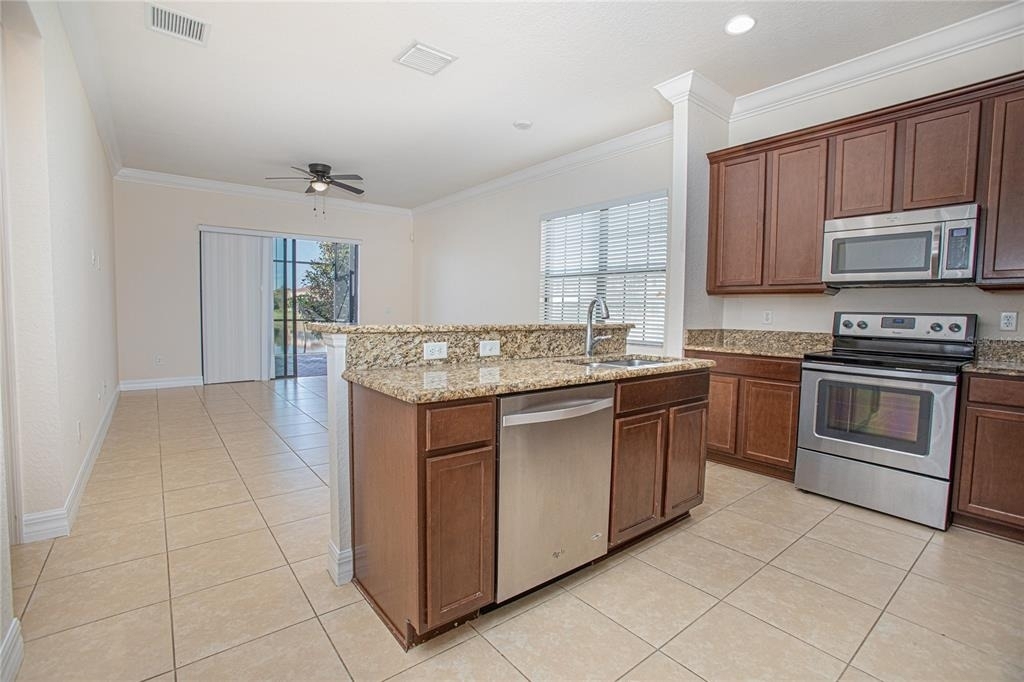 13130 Woodford Street - Photo 5