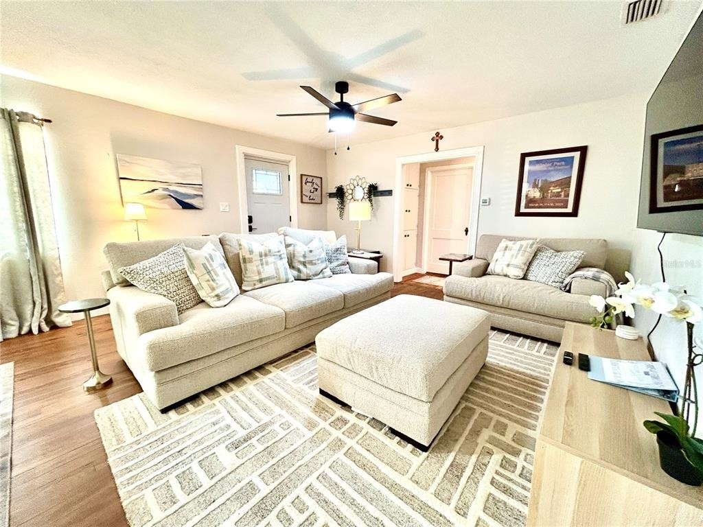 265 W Bay Avenue - Photo 1