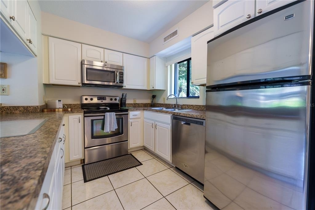 5685 Ashton Lake Drive - Photo 7