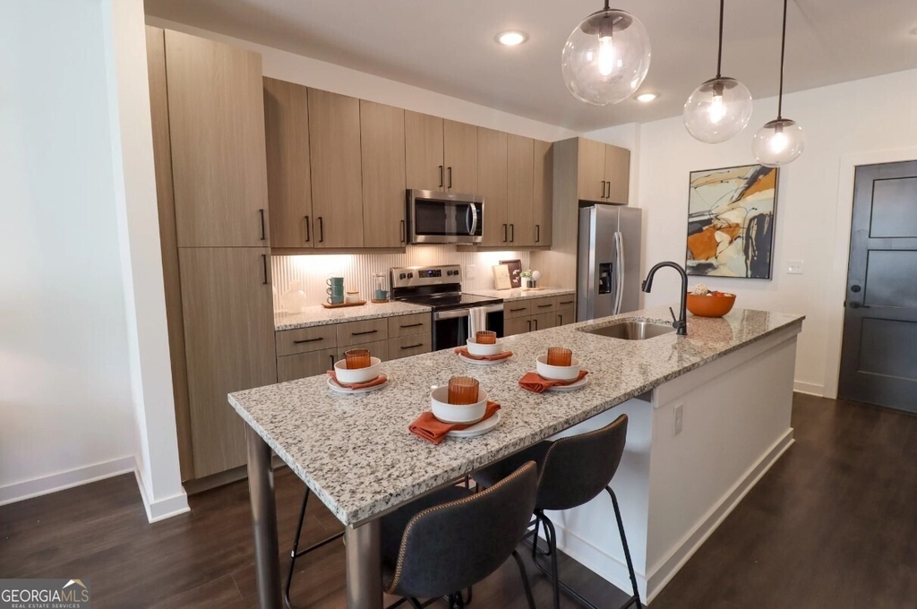 305 Collins Industr Way - Photo 0