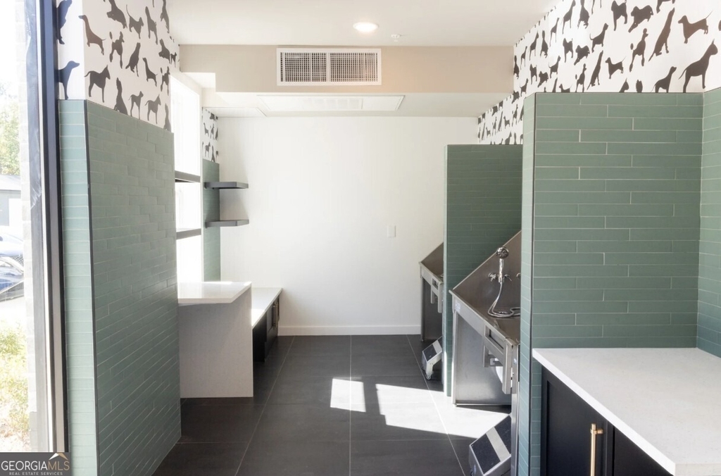 305 Collins Industr Way - Photo 32
