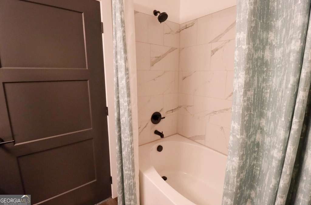 305 Collins Industr Way - Photo 8