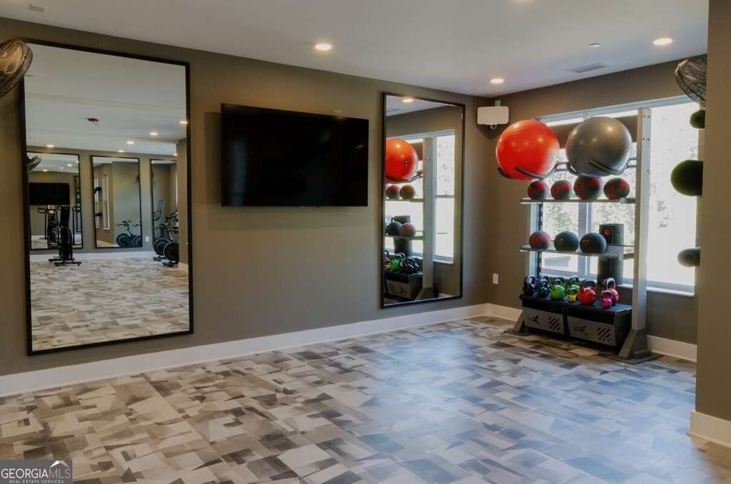 305 Collins Industr Way - Photo 29