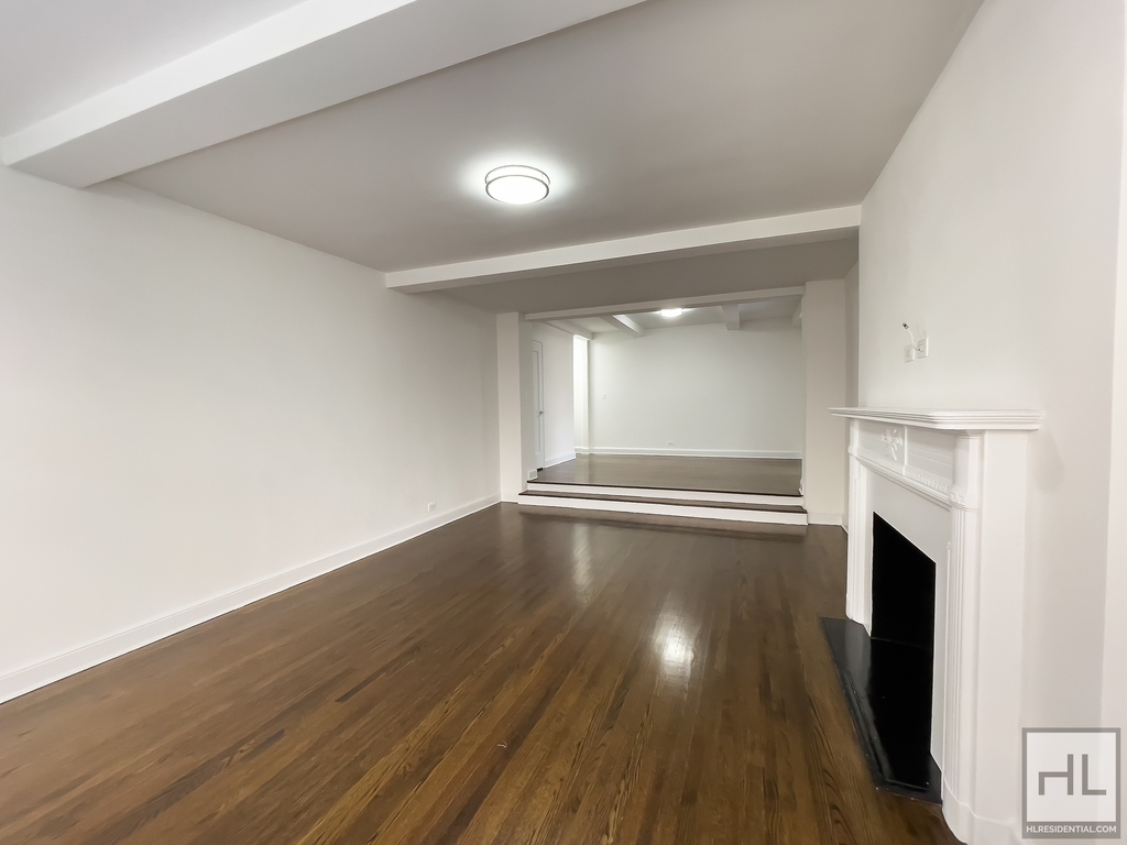 Fifth Avenue - Photo 5