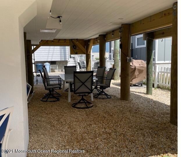 121 W Tide Way - Photo 1