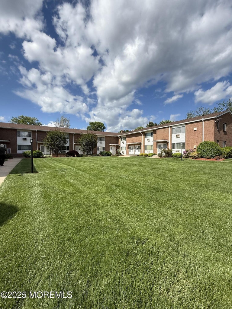 35 Sternberger Avenue - Photo 2
