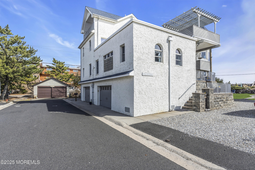 492 Ocean Avenue - Photo 5