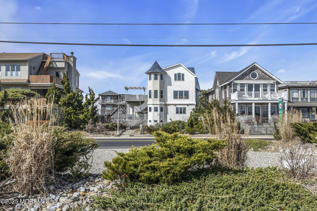 492 Ocean Avenue - Photo 2