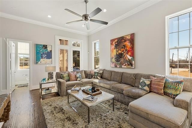 916 W Peach Street - Photo 8