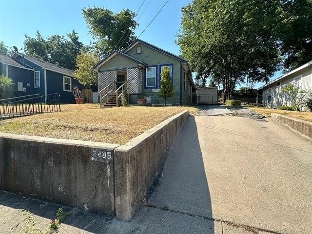 2206 Rockefeller Boulevard - Photo 1