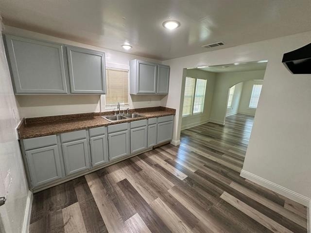 2206 Rockefeller Boulevard - Photo 2