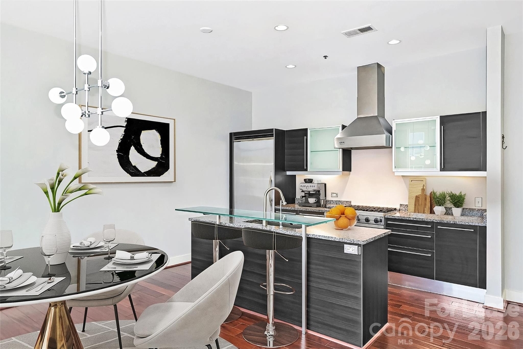 1100 Metropolitan Avenue - Photo 2