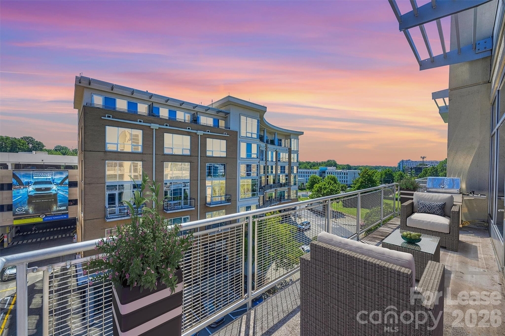 1100 Metropolitan Avenue - Photo 5