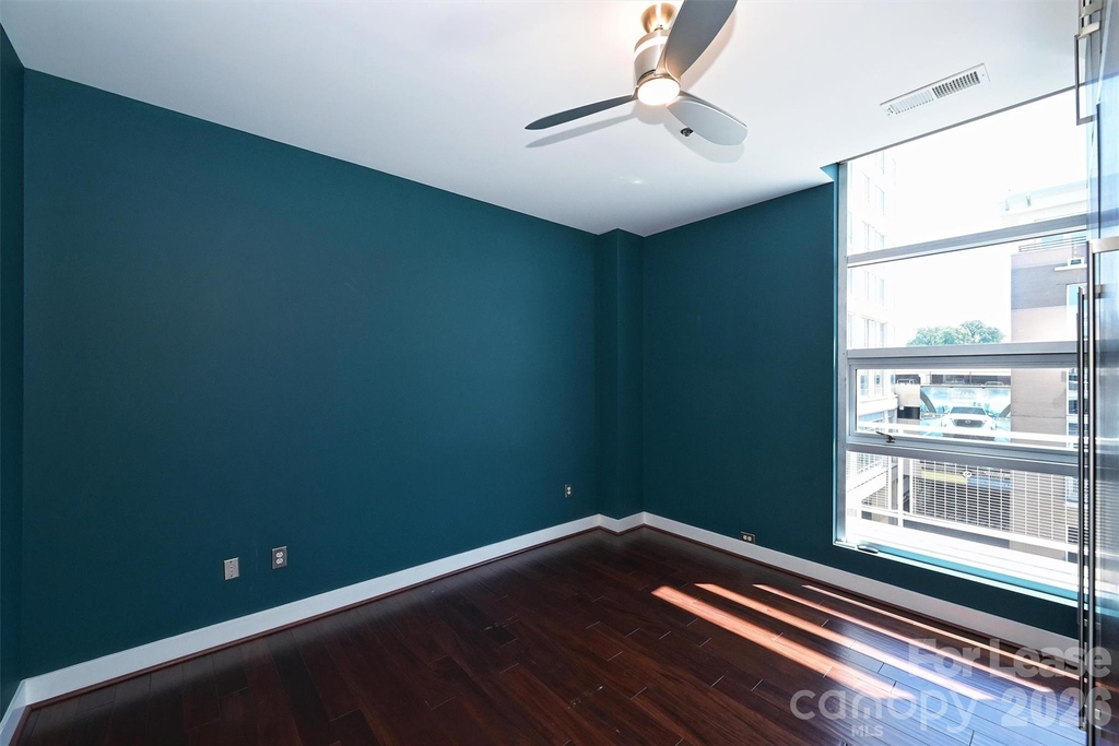 1100 Metropolitan Avenue - Photo 9