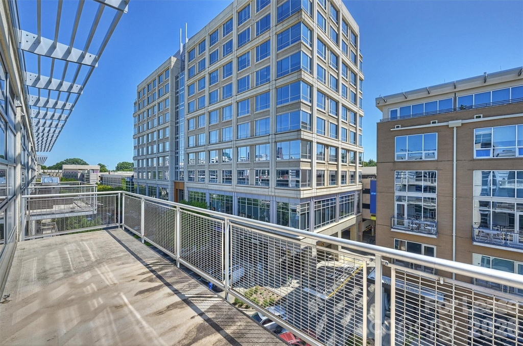 1100 Metropolitan Avenue - Photo 17