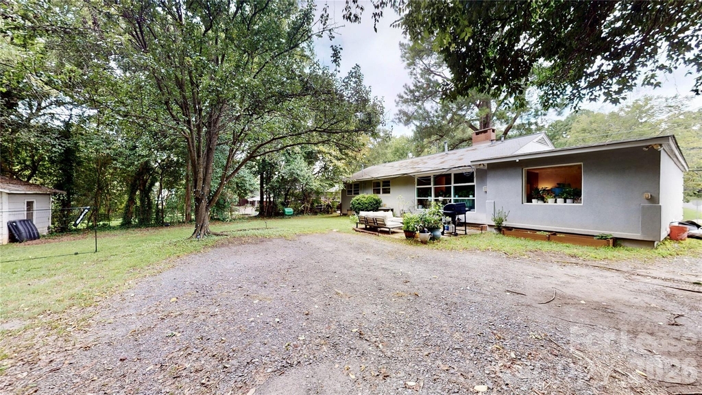 1136 E Woodlawn Road - Photo 23