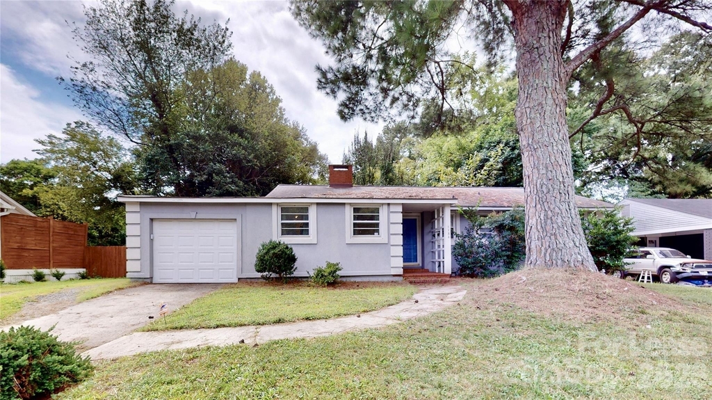 1136 E Woodlawn Road - Photo 0