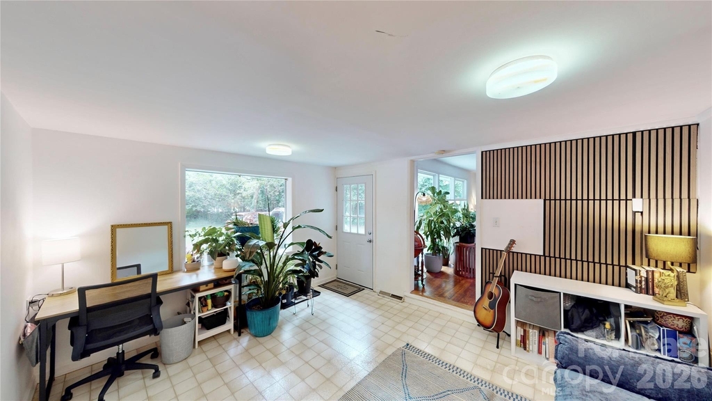 1136 E Woodlawn Road - Photo 7