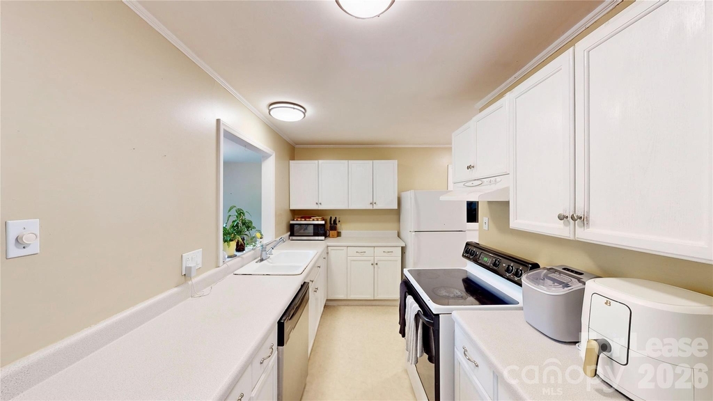 1136 E Woodlawn Road - Photo 12