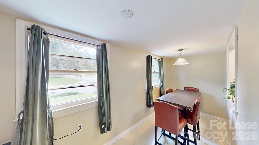 1136 E Woodlawn Road - Photo 16